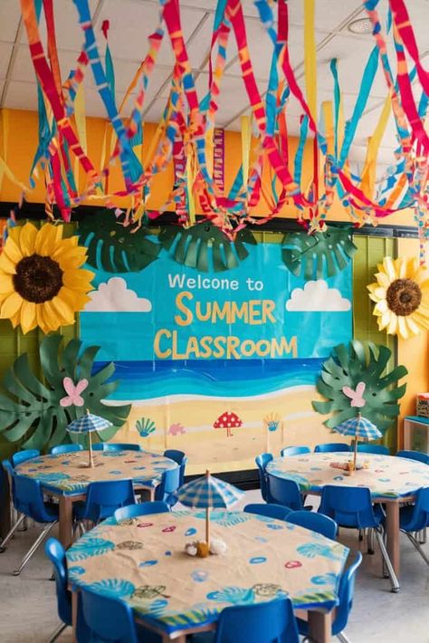 15 Charming Summer Door Decorations to Brighten Your Classroom Summer School Party, School Party Decorations, Decorations For School, Summer Door Decorations, Diy Summer Decor, Summer Bulletin Boards, Blooming Sunflower, Summer Decor Ideas, Hot Air Balloon Adventure