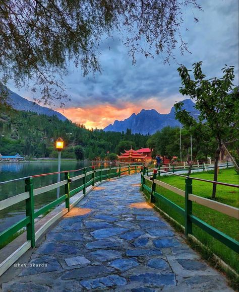 Pakistan Culture Aesthetic, Pakistan Beauty, Pakistan Places, Pakistani Aesthetic, Pakistan Culture, Pakistani Culture, Pakistan Travel, Skardu Pakistan, Amazing Nature Photography