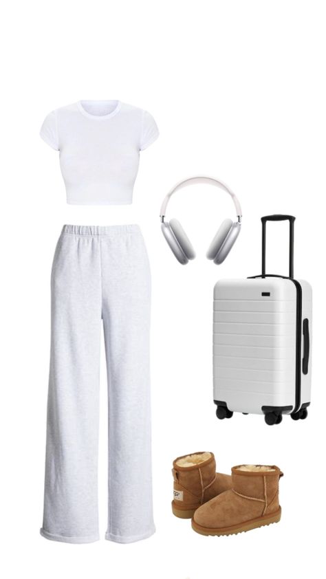 Airport outfit Airplane Outfit Aesthetic, Outfit For Airplane Travel, Airport Outfit Inspo Comfy, Elevated Airport Outfits, Travel Aesthetic Airport Outfit, Airport Summer Outfit, Airport Fits Aesthetic, Airport Outfit Winter Comfy, Air Port Outfit Ideas