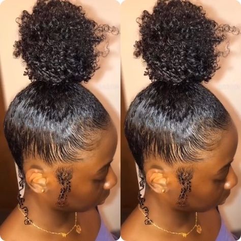 Edges🐬🦋💍 on Instagram: “Sleek High Bun Tutorial 😍 @xolovelifeox {follow @edgesfeed for more} send us your own edges tutorial😘 • • • • • • • • • • • • • •…” Cabello Afro Natural, Natural Hair Bun Styles, Nagellack Trends, Girls Natural Hairstyles, Pelo Afro, High Bun, Natural Hair Styles Easy, Natural Hair Updo, Penteado Cabelo Curto