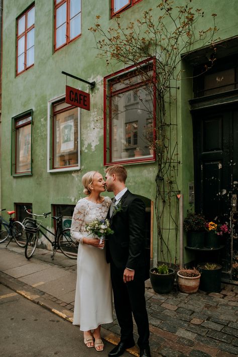 Wedding Copenhagen, Townhall Wedding, Copenhagen Wedding, Copenhagen City, Art Gallery Wedding, Photos Poses, City Hall Wedding, Wedding Photos Poses, Courthouse Wedding