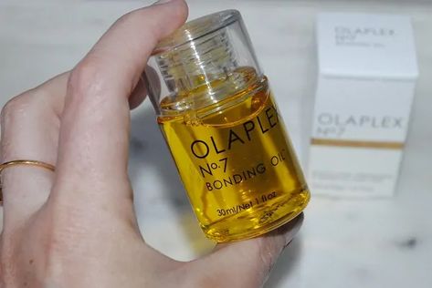 Olaplex No 7 Bonding Oil Review - 450° Heat Protection Olaplex Oil Before And After, Olaplex Oil, Olaplex Bonding Oil, Olaplex Products, Bonding Oil, Heat Protector, Coarse Hair, Buckets, Dry Hair