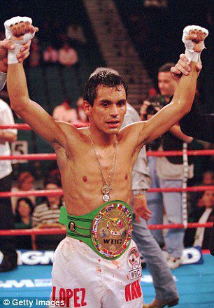 Ricardo "Finito" Lopez Thai Boxer, Muay Boran, Culture Of Thailand, Boxing Legends, Olympic Boxing, Boxing Images, Boxing History, Boxing Champions, Combat Sport