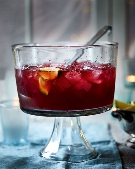 The delicious. gin party punch Gin Punch Recipe, Gin Punch, Gin Party, Party Punch Recipe, Christmas Cocktail Recipes, Best Christmas Cocktails, Pure Cranberry Juice, Christmas Cocktails Easy, Christmas Gin