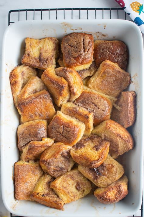 Hawian Rolls, Hawaiian Rolls French Toast, Christmas Casserole Recipes, Christmas Breakfast Casseroles, Churro Recipes, Hawaiian Roll French Toast, Christmas Casseroles, Delicious French Toast Recipe, Cinnamon Roll French Toast Casserole