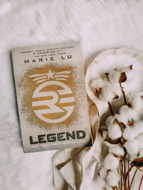 Marie Lu Legend, Legend Book Series, Marie Lu Books, Legend Book, Legend Series, Marie Lu, Book Icons, Famous Books, Book Fandoms