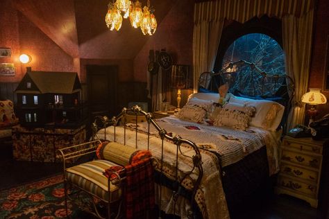 Chilling Adventures Of Sabrina, Aesthetic Rooms, Pretty Room, Dreamy Room, Room Inspiration Bedroom, Bedroom Aesthetic, Room Ideas Bedroom, Aesthetic Bedroom