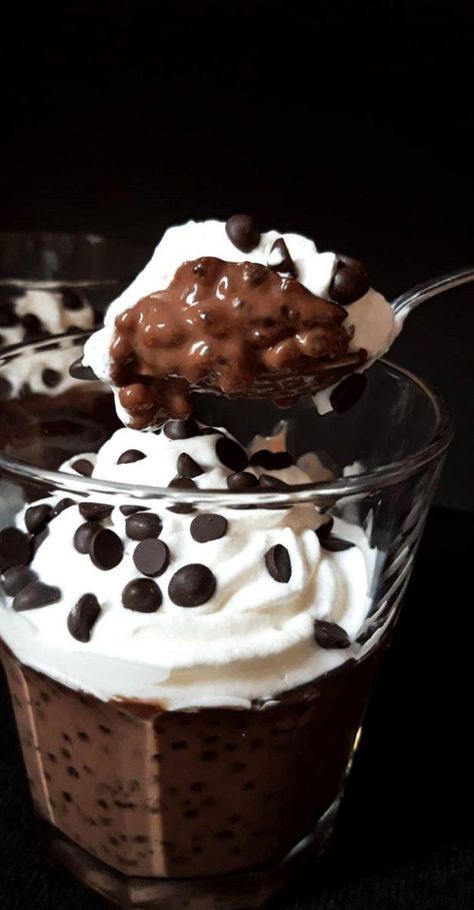 Chocolate tapioca pearls pudding Tapioca Pearls Recipe, Sago Pudding Recipe, Tapioca Dessert, Pudding Recipes Homemade, Tapioca Recipes, Pudding Desserts Recipes, Pudding Flavors, Tapioca Pudding, Sans Gluten Sans Lactose