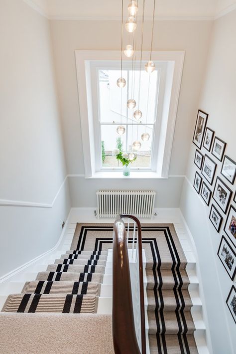 Stairway Lighting Ideas, Stairway Lighting, Hallway Inspiration, Staircase Remodel, Hallway Designs, Painted Stairs, Casa Vintage, Foyer Decorating, Basement Decor