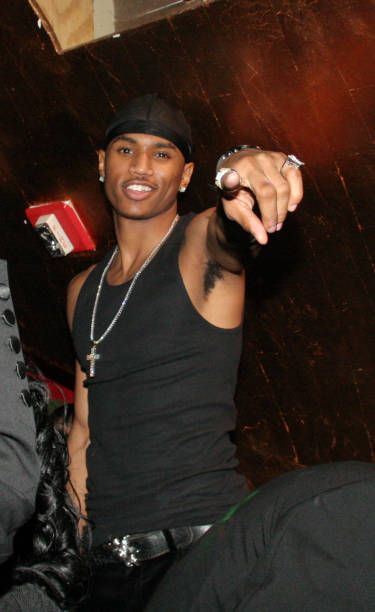 Trey Songz 2000s, Trey Songz Aesthetic, Trey Songz Wallpaper, Lyn Aesthetic, Trey Songz Shirtless, Trey Songs, Trey Songz, Stylish Summer Outfits, Man Crush Everyday