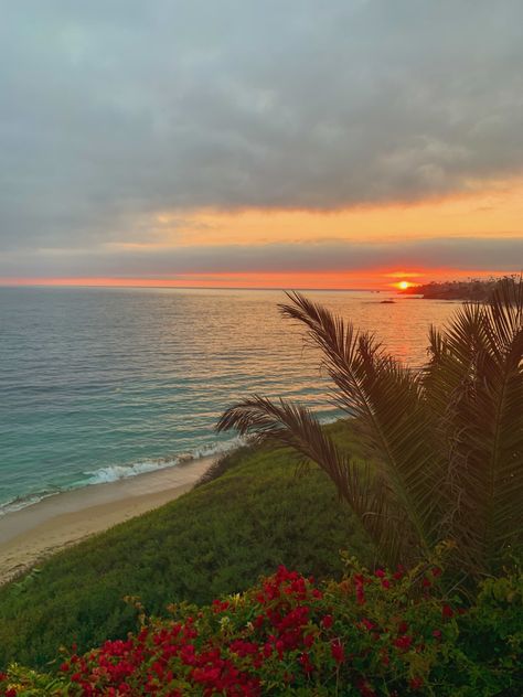 sunsets in laguna beach, california Summer California Aesthetic, South California Aesthetic, Cali Astethic, Cali Girl Aesthetic, Driving Beach Aesthetic, California Summer Aesthetic, California Ocean Aesthetic, Socal Aesthetic, Huntington Beach California Aesthetic