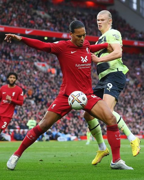 Liverpool Captain, Liverpool Wallpapers, This Is Anfield, Virgil Van Dijk, Army Pics, Soccer Guys, Liverpool Football Club, Liverpool Football, Liverpool Fc