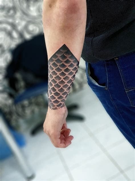 Fish Scale Tattoo Men, Fish Scales Tattoo, Dragon Scales Tattoo, Dragon Scale Tattoo, Fish Scale Tattoo, Hexagon Tattoo, Trident Tattoo, Small Dragon Tattoos, Forearm Band Tattoos