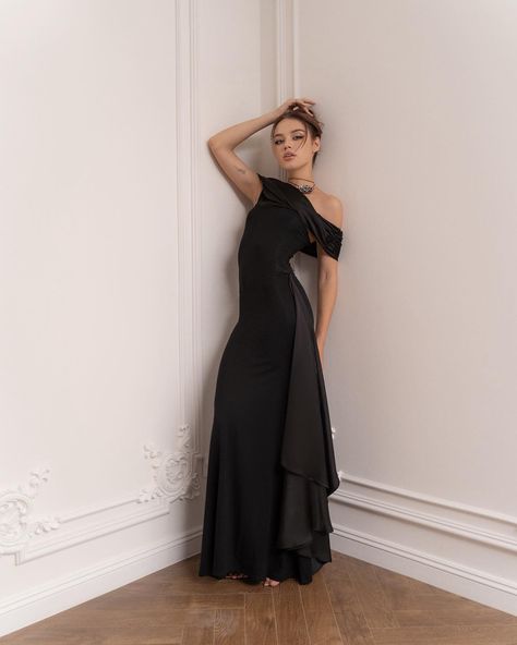 Off Shoulder Wedding Dress Guest, One Shoulder Dress Formal, Silk Cotton Dress, Formal Dress Long, Evening Dress Wedding, Black Bridesmaid, Black Bridesmaids, Dress Wedding Guest, Dress One Shoulder