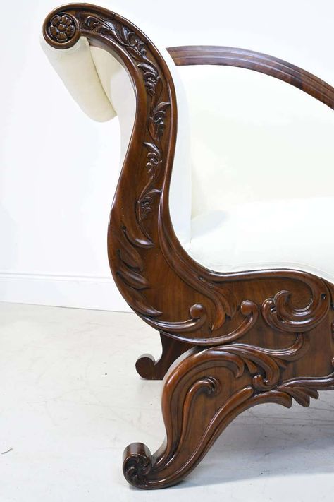 For Sale on 1stdibs - An exceptionally beautiful meridienne or fainting couch from the French Empire period with graceful curves and foliate and fleur-de-lis carvings on the Diy Corner Sofa, Chippendale Furniture, Wooden Couch, Carved Beds, Carved Sofa, Wood Carving Furniture, Luxury Furniture Sofa, Italian Furniture Design, Wood Bed Design