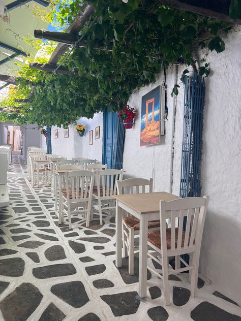 Greek Cafe Design, Greek Restaurant Interior Design, Greek Restaurant Aesthetic, Greek Restaurant Interior, Greece Cafe, Pizza Menu Design, Santorini Restaurants, Greek Cafe, Dream Restaurant