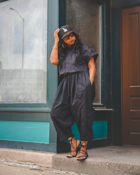 Hey Gurl!! Rockin All Black & A Fitted Cap! I immediately felt like ICE CUBE! 😩❤️Run to my stories to TAP!!! 📸: @throughdemis_.lens #allblackeverything #lastyle Precious Lee Style, Cool Pants Design, Black Woman Fashion Aesthetic, Trendy Outfits Black Women, Streetwear Fashion Women Plus Size, Loose Fitting Outfits, Short Petite Fashion, 35 Year Old Woman Fashion, Plus Size Bar Outfit Night