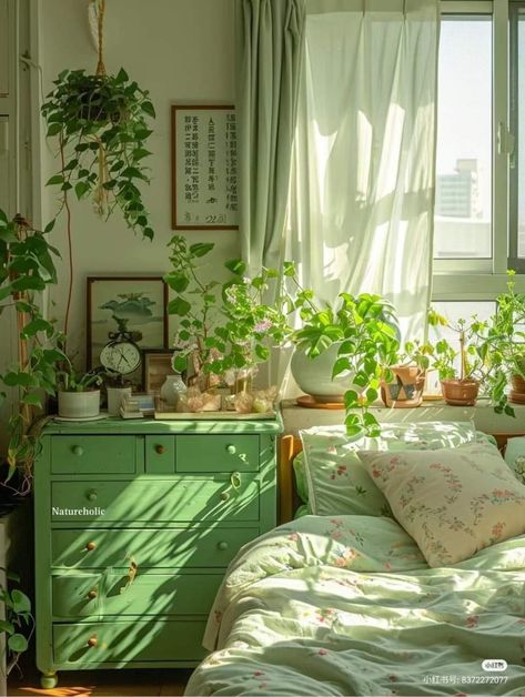 Zimmer Diy, Lots Of Plants, Small Space Living Room, Room Deco, Dream House Rooms, Cozy Room Decor, Dream Room Inspiration, Room Makeover Inspiration, Cute Room Decor