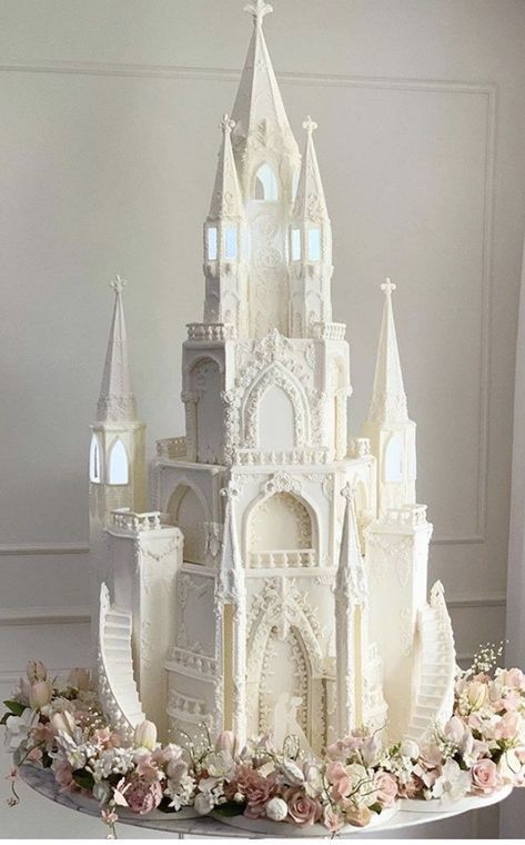 Tajiya Design, Extravagant Cakes, Huge Wedding Cakes, Castle Wedding Cake, Speciality Cakes, Castle Birthday Cakes, Royal Icing Cakes, Extravagant Wedding Cakes, Royal Cakes