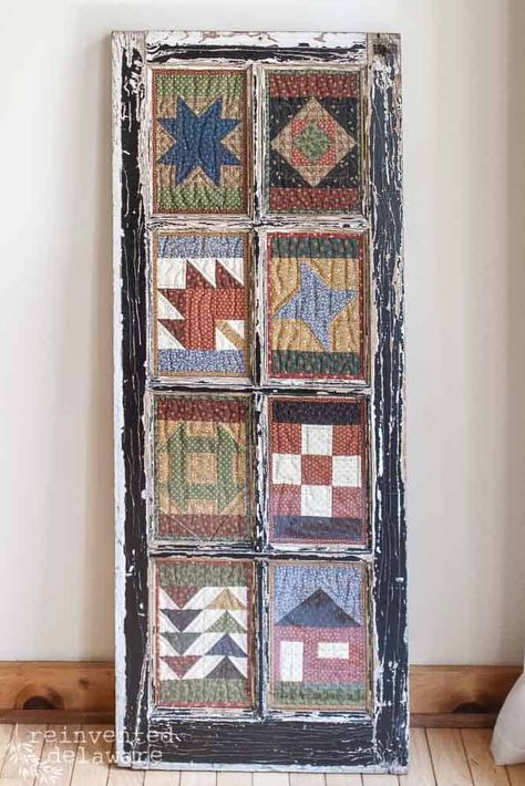 Old Window Projects, Quilt Display, Painted Barn Quilts, Primitive Quilts, Upcycled Projects, Quilt Rack, Window Projects, Quilts Decor, Old Quilts