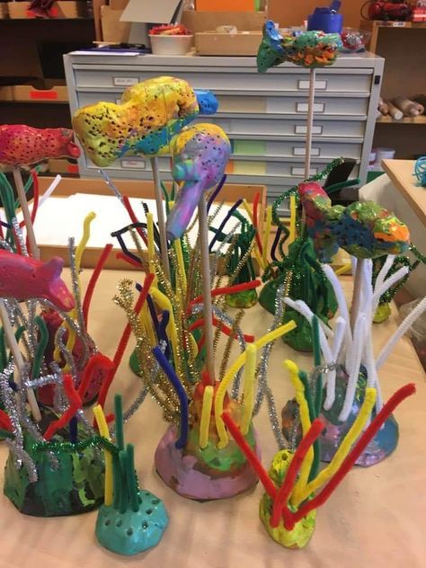 Coral Reef Art Project, Ocean Art Projects For Kids, Ocean Art Projects, Prek Crafts, Elementary Art Rooms, Animal Art Projects, Florida Art, Art Camp, Ocean Crafts