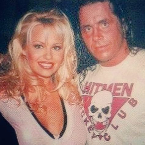 @hoefromthe90s on Instagram: “Pamela Anderson and Bret Hart backstage at the 1995 Royal Rumble.” Pamela Andersen, Wrestling Memes, Hitman Hart, Bret Hart, Wwe Royal Rumble, Pam And Tommy, Anna Nicole Smith, Wwe Legends, Shawn Michaels