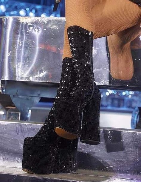 Beyonce Shoes, Beyonce 2013, Performance Outfits, Performance Outfit, Beyonce, Rubber Rain Boots, Rain Boots, Celebrities, Heels