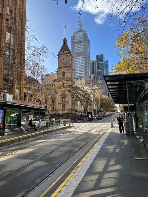 Surprisingly sunny winter kickoff scenery. Melbourne Places To Visit, Life In Australia Aesthetic, Australia Winter Aesthetic, Melbourne City Aesthetic, Melbourne Australia Aesthetic, Brisbane Aesthetic, Winter In Melbourne, Melbourne Australia City, Melbourne Aesthetic