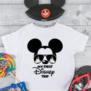 First Time Disney Trip Shirts, Disney Trip Tshirt Ideas, Toddler Birthday Disney Shirts, My First Disney Trip Shirt Boy, Disney Bound Shirt, First Disney Trip Shirt Boy, First Time Disney Shirt, Disney Outfits For Boys, 1st Disney Trip Shirt