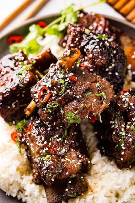 Oven Braised Short Ribs, Short Ribs Dutch Oven, Short Ribs In Oven, Short Rib Recipes Oven, Korean Beef Short Ribs, Ribs Recipe Oven, Korean Short Ribs, Braised Short Ribs Recipe, Beef Short Rib Recipes