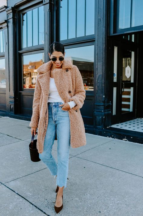 Everything You Need To Know About The AGolde Riley Jean | Lows to Luxe Agolde Riley Jeans, Agolde Riley Jeans Outfit, Engagement Photos Nyc, Getting Dressed, Womens Winter, Jean Top, Casual Clothes, Outfit Combinations, White Shirts