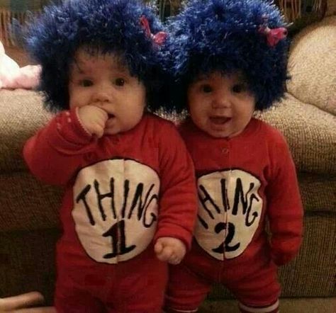 ♥ Costumes For Babies, 2 Halloween Costumes, Diy Baby Costumes, Twin Costumes, Twin Halloween, Twin Halloween Costumes, Costume Works, Homemade Halloween Costumes, Homemade Costumes