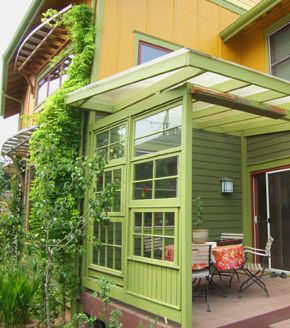 Relaxshacks.com: A porch wall made from recycled windows.... fun n' nearly free! Window Upcycle, Enclosed Deck, Repurposed Doors, Recycled Windows, Privacy Screening, Backyard Structures, Repurposed Windows, Carport Sheds, Outdoor Patios