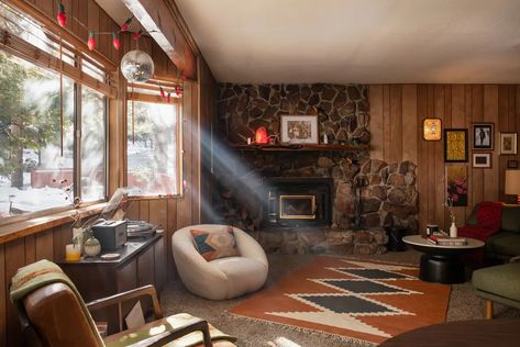 70s Retro Creekside Cabin - hiking & near town - Cabins for Rent in Running Springs, California, United States - Airbnb Mid Century Log Cabin, 70s Cabin Aesthetic, 70s Cabin Decor, Retro Cabin Decor, Retro Cabin Bedroom, 50s Cabin, 60s Cabin, 70s Log Cabin, 1960s Cabin