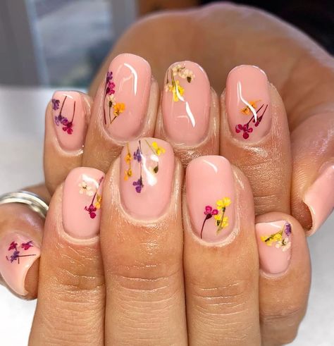 Aesthetics Nails, Wedding Acrylic Nails, Beachy Nails, Wedding Acrylic, Natural Nail Designs, Winter Nail Art, Flower Nail Art, Minimalist Nails, Floral Nails