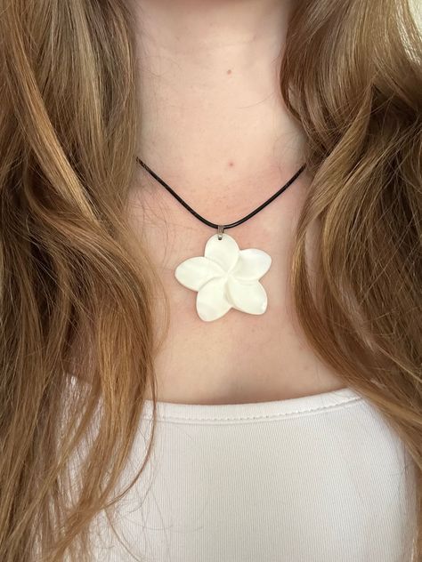 Beach Necklace Aesthetic, 2000s Beach Aesthetic, Hawaii Accessories, Hawaii Necklace, Aesthetic Necklace, Hawaii Jewelry, Jewelry Styles, Jewelry Summer, Hawaii Beach