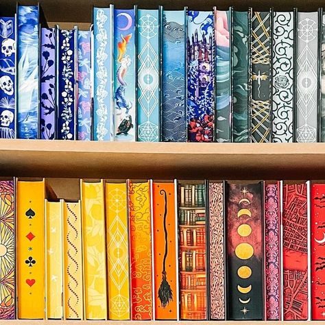 Steph • Reader• Stencilled Edges • Bookblogger on Instagram: "Which one is your favourite? Be rude not to showcase these wouldn’t it 💜 #bookshelvesofinstagram #bookshelf #sundayshelfie #stencillededges #fairyloot #illumicrate #bookhygge #hyggebookstyle" Book Sprayed Edges Stencil, Stenciled Edges Books, Book Sprayed Edges, Painted Edges Book, Book Edge Painting, Painted Book Edges, Book Rebinding, Book Binding Design, Book Edges