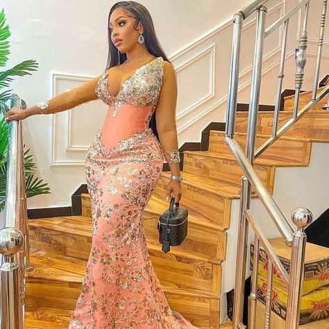 Corset Asoebi Styles, Corset Asoebi, White Wedding Guest Dresses, Classy Wedding Guest Dresses, Engagement Party Attire, Traditional Wedding Attire, Peach Lace, Lace Gown Styles, African Lace Dresses