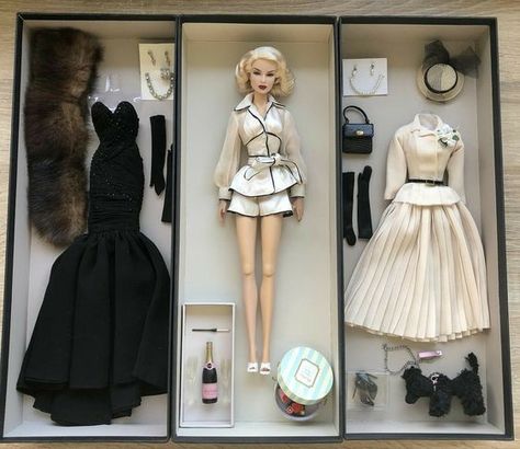 Lana Turner, Barbie Fashionista Dolls, Barbie Dress Fashion, Doll Clothes Barbie, Barbie Style, Barbie Fashionista, Beautiful Barbie Dolls, Barbie Diy, Barbie Dream