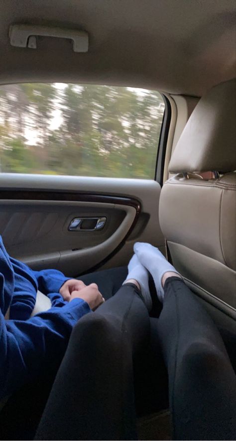 Couples In Cars Road Trips, Car Trip With Boyfriend, Couple In Back Seat Of Car, Bf And Gf In Car, Car Road Trip Aesthetic Couple, Boyfriend Road Trip, Car Cuddles Couples Backseat, Fake Cuddle Pic, Roadtrip With Boyfriend