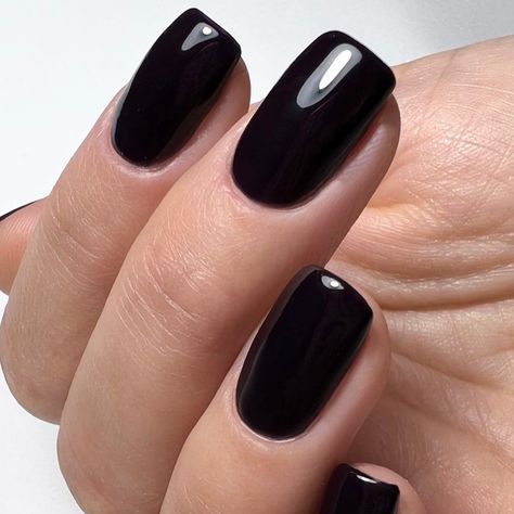 Simple Black Nail Art, Opi Lincoln Park After Dark, Lincoln Park After Dark, Vampy Nails, Opi Gel Nail Polish, Long Lasting Nail Polish, Black Nail Art, Classic Nails, Long Lasting Nails