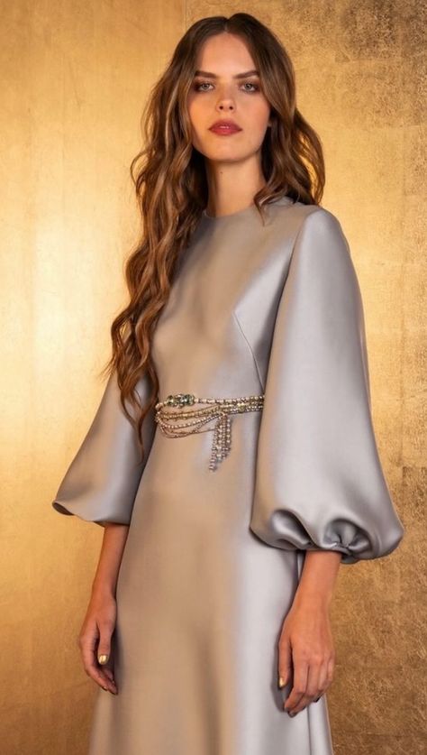 Stile Hijab, Reem Acra, Military Ball, Prom Dresses For Teens, فستان سهرة, Gown Prom, Green Prom Dress, Prom Dresses Ball Gown, Black Prom Dresses