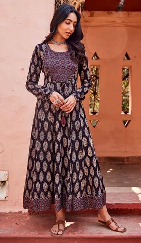 Influence of Ajrakh Prints in Fashion: Fusion of Tradition & Modernity Anarkali Dress Cotton Block Prints, Black Ajrakh Kurta Designs, Ajarak Print Kurta Design, Ajrakh Anarkali Designs, Black Contrast Color Dress, Umbrella Cut Anarkali Dress Patterns, Anarkali Casual, Ajrakh Dresses, Black Anarkali Dress