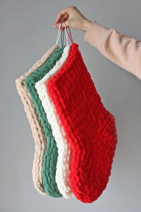 Knitted Stocking, Christmas Crochet Blanket, Crochet Stocking, Crochet Christmas Stocking, Crochet Xmas, Crochet Design Pattern, Beginner Crochet Projects, Finger Knitting, Holiday Crochet