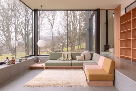 Sunken Living room with bespoke built in seat | Highland House | Jill Macnair Interior Design | photo by Lars Stephan Built In Couch, Conversation Pit, Built In Sofa, 70s House, Sunken Living Room, Built In Seating, Built In Furniture, Highland Homes, Contemporary Interior Design