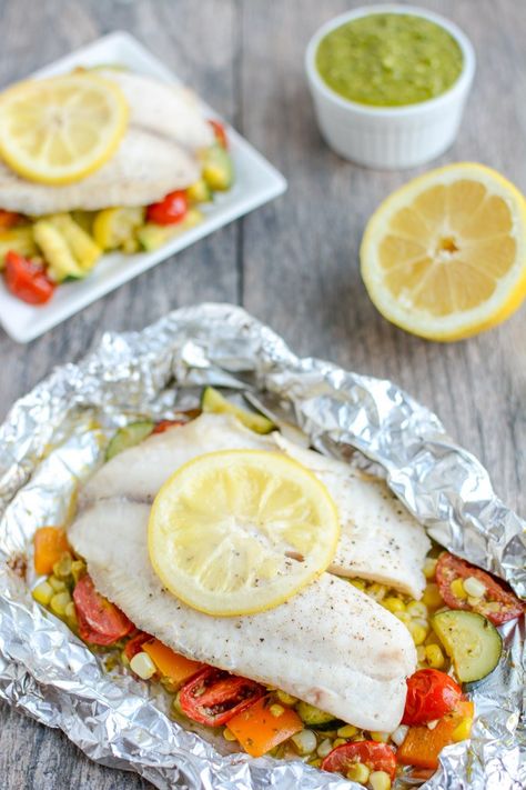 Pesto Veggies, Grilled Tilapia Recipes, Fish In Foil Packets, Meal Organization, Grill Veggies, Grilled Foil Packets, Foil Meals, Grill Vegetables, Tin Foil Dinners