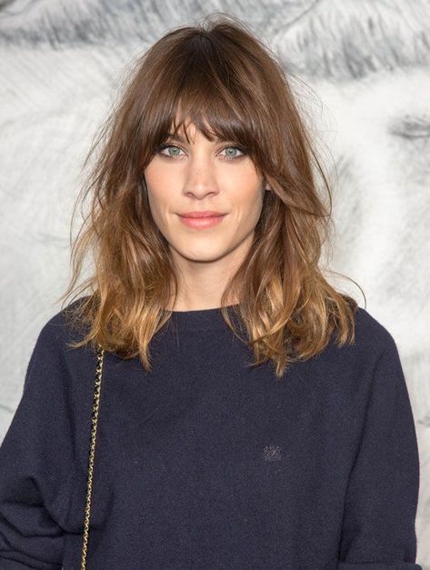 Alexa Chung Haircut, Alexa Chung Hair, Hair Cuts Medium, Short Brown Hair, Haircut Styles, Wavy Hairstyles, Girl Haircuts, Long Hair With Bangs, Trending Hairstyles