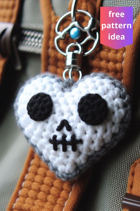 Crochet a cute skull heart keychain with this easy Halloween crochet pattern. Perfect for spooky accessories! Crochet Fidget Keychain Pattern, Easy Halloween Crochet, Spooky Accessories, Crochet Fidget, Fidget Keychain, Keychain Pattern, Cute Skull, Crochet Skull, Animal Crochet