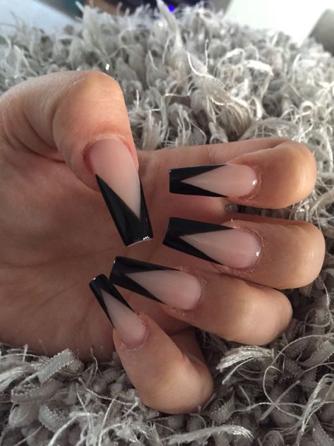 V Black French Tip Nails, White With Black French Tip Nails, Black And White Nails Ideas Coffin, Black And Gray French Tip Nails, V Shaped French Tip Nails Coffin, Triangle French Tip Nails Square, Black V Shape French Tip Nails, Black And White Nails French Tips, Black V Nails