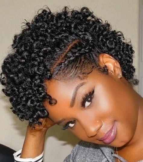 Rollerset Short Curly Hairstyles For Women Natural, Short Natural Curls, Hairstyles For Natural Hair, Short Natural Curly Hair, Twisted Hair, Natural Hair Short Cuts, Wash N Go, Pelo Afro, Wash And Go